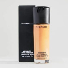 MAC MatchMaster NC20 foundation with SPF 15 for light skin tone